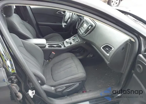 2017 Chrysler 200 Touring z USA, uszkodzony, nr VIN 1C3CCCFB2HN502784